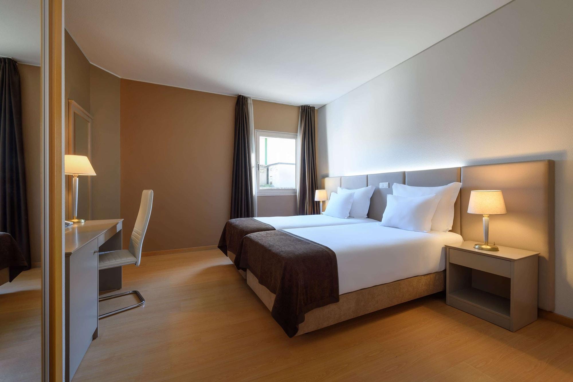 Tryp By Wyndham Porto Centro Hotel Exterior photo